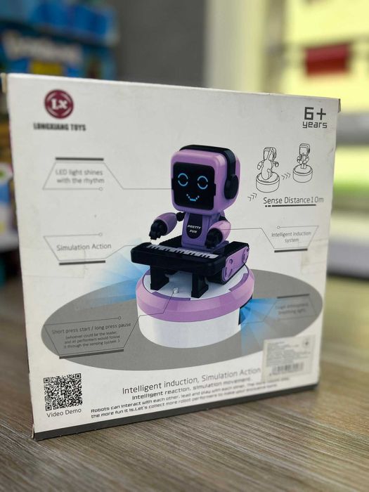 Робот, світло, звук, коробка 19 * 15 * 20 см