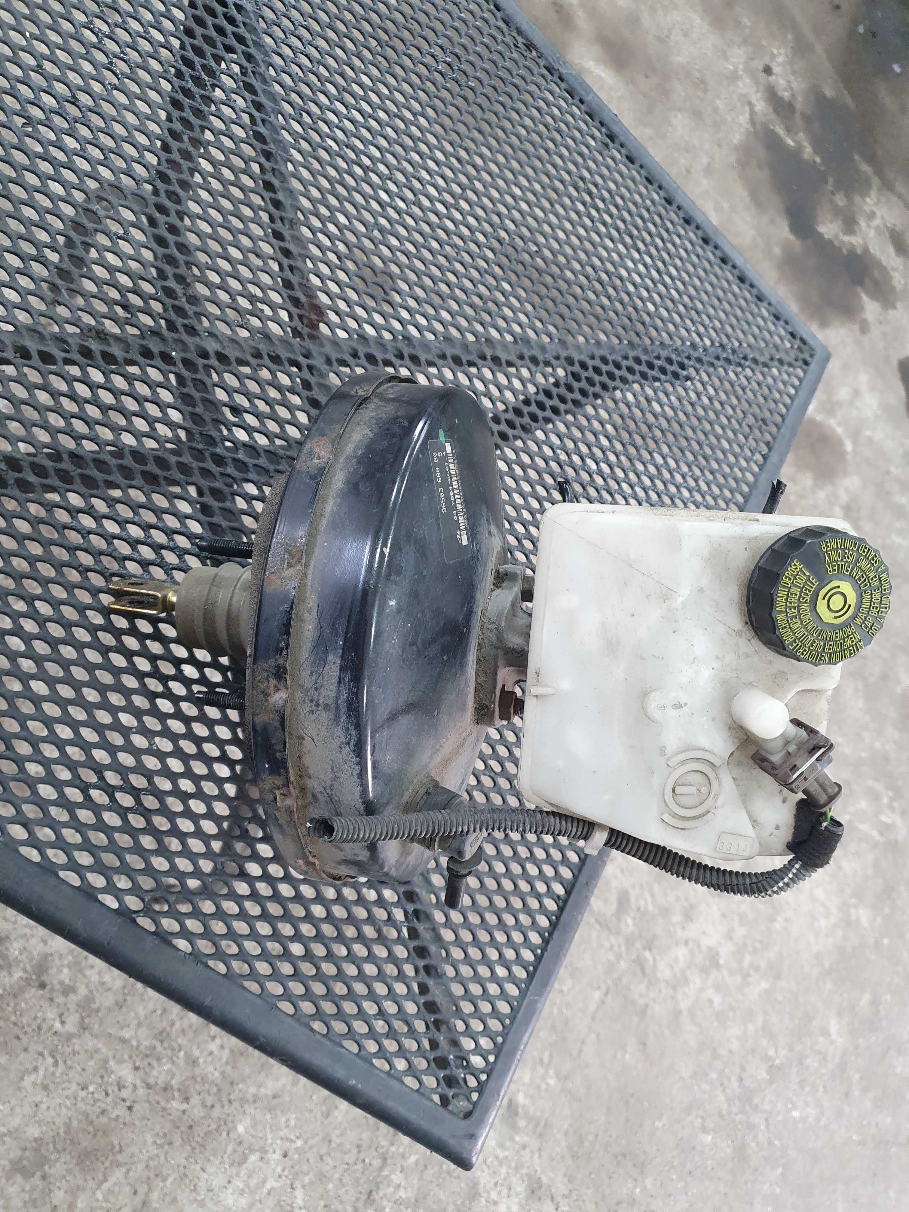 Pompa hamulcowa serwo rurka przewód Peugeot 206 05 r 1.4 benzyna kpl