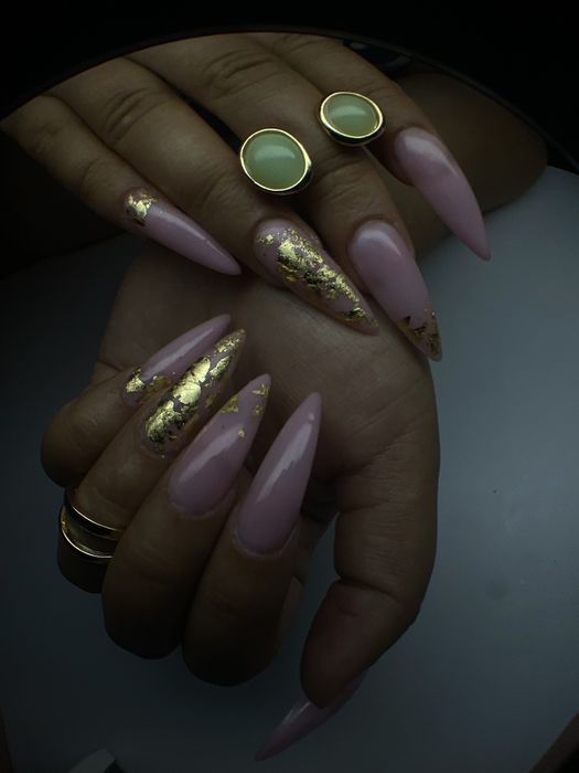 Шукаю моделей на манікюр для відпрацювання та наповнення портфоліо.