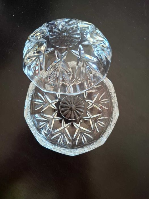 Vários guarda jóias de cristal