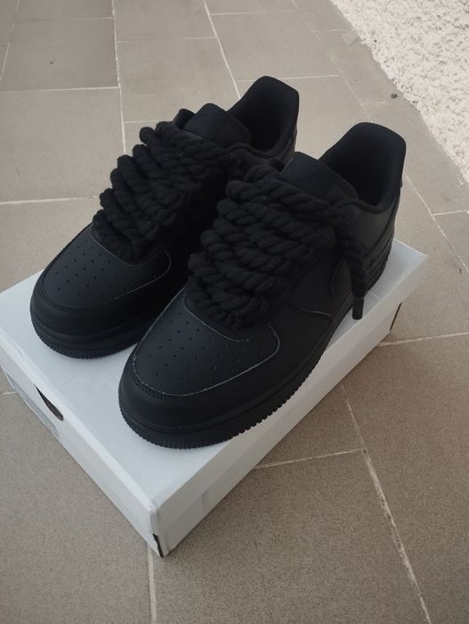Nike Air force preto com cordão