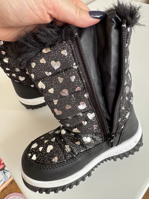 Утеплені чоботи / зимове взуття / дитяче взуття 26 р