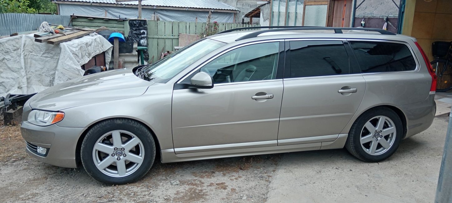 Продам авто Volvo v70
