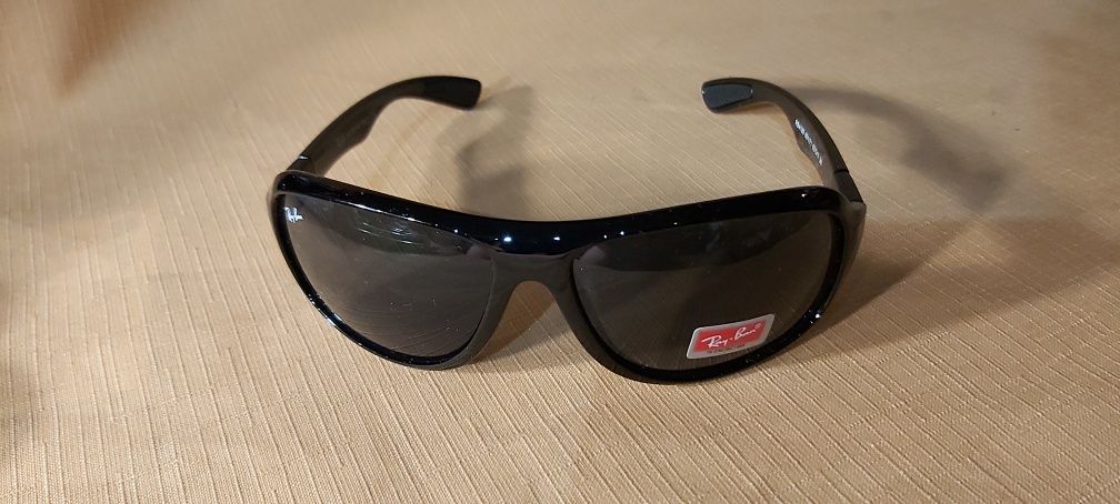 RAY BAN RB 4189 okulary przeciwsłoneczne