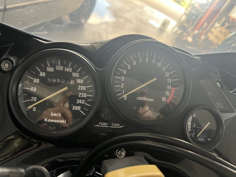 Kawasaki ZZ600 89 não paga IUC