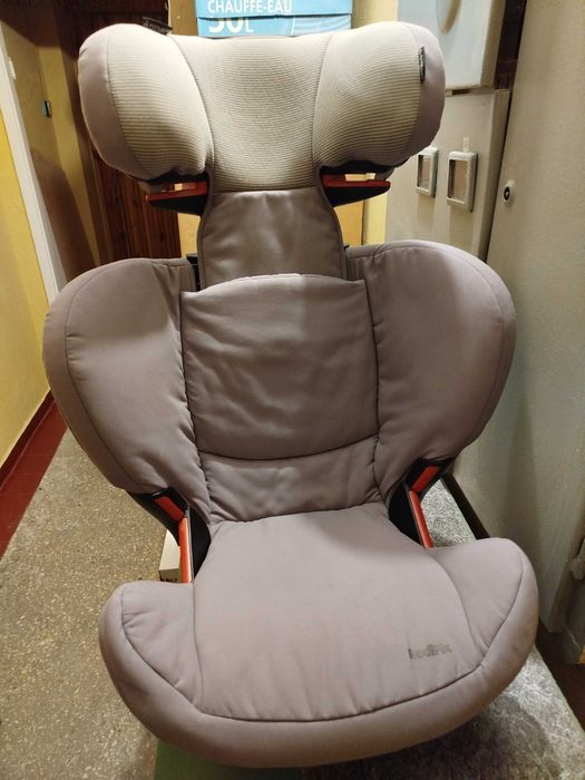 Автокрісло Maxi-Cosi RodyFix AirProtect IsoFix 15-36 кг (3-12 років)