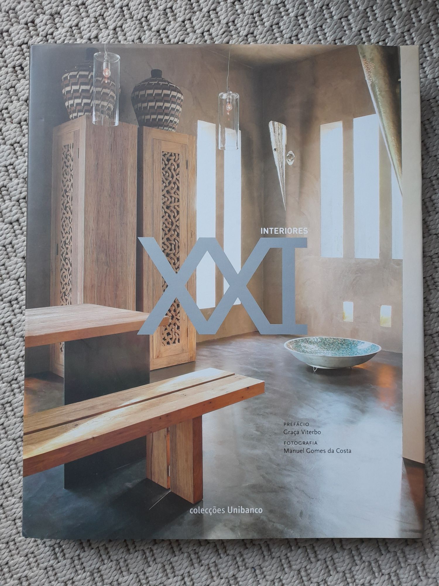 Livro de decoração de interiores "XXI Interiores"