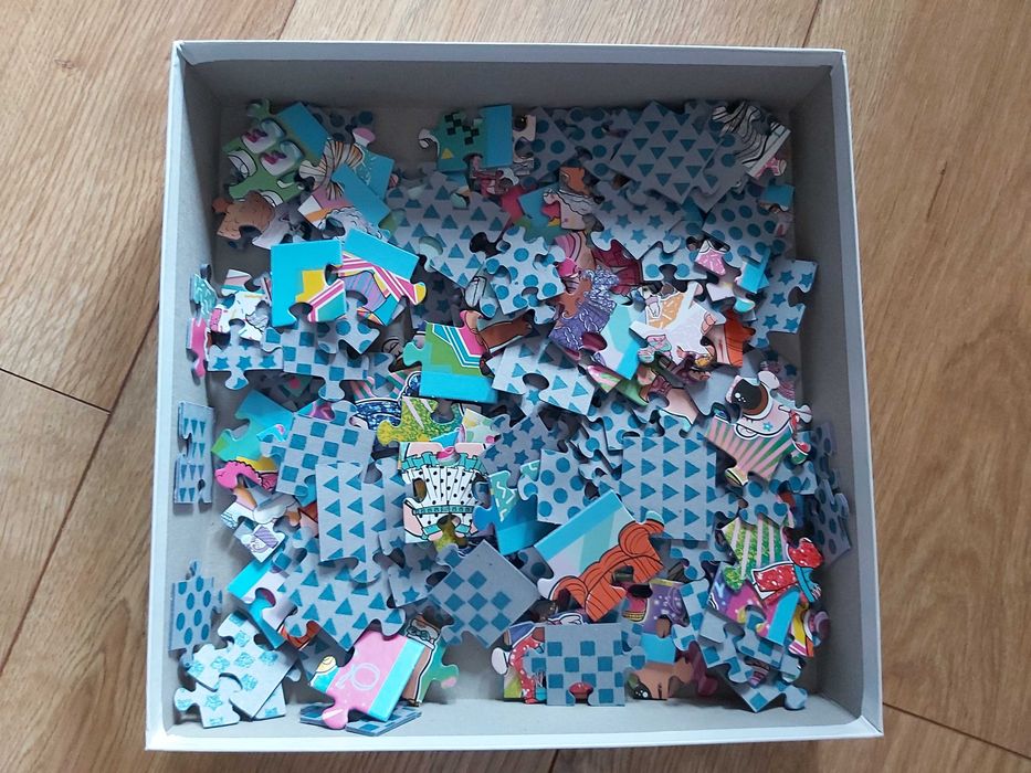 TREFL Puzzle 207 elementów LOL Surprise 4w1