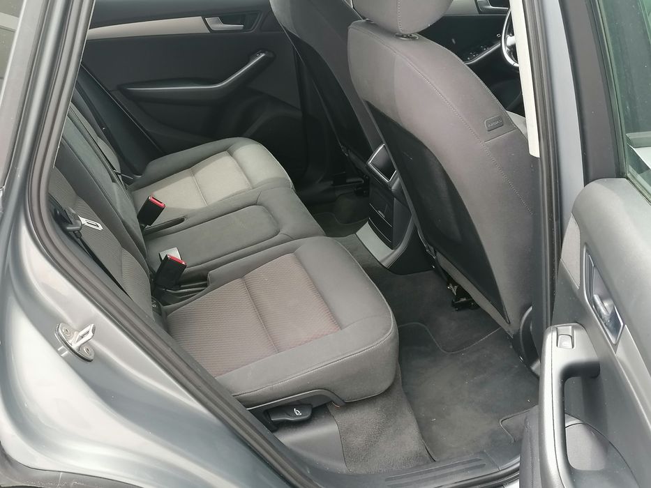 Audi Q5 / 2011 / Quattro / 2.0 TDI / Manual ///