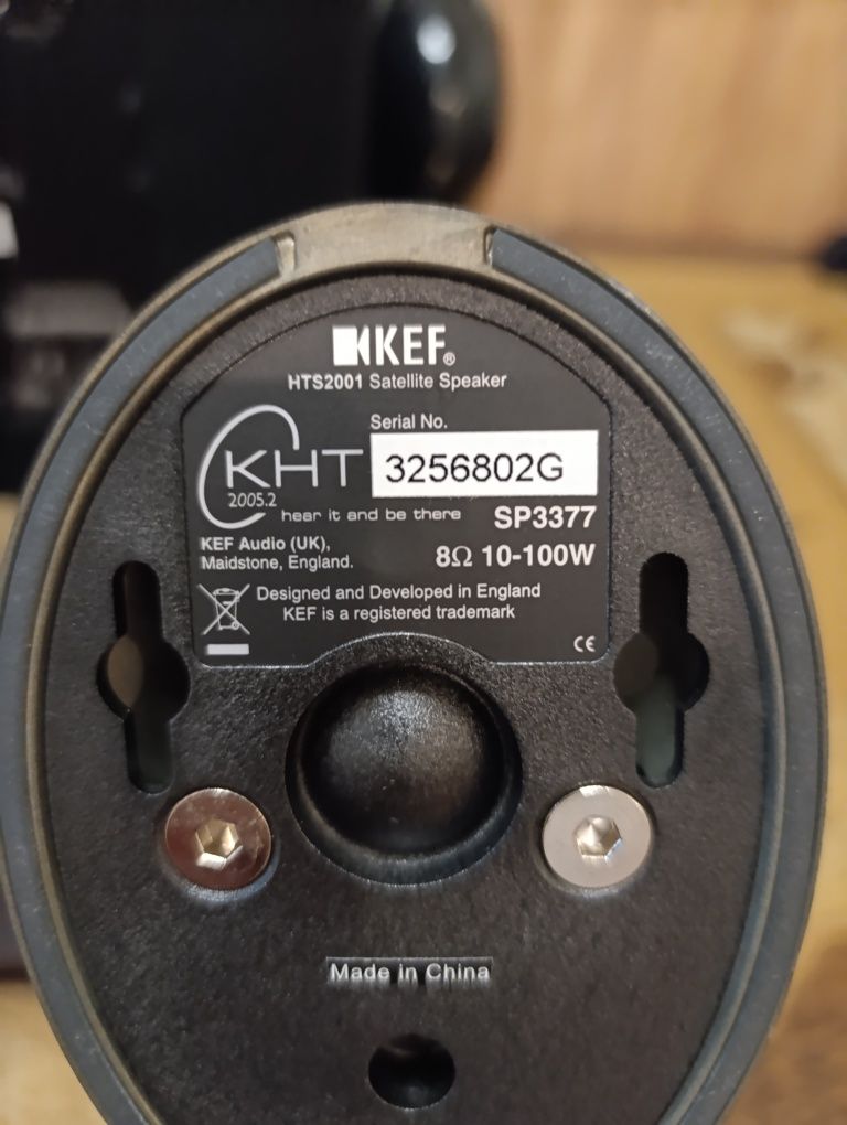 Kino domowe 5.1 KEF KHT2005.2 subwoofer aktywny KEF KUBE 2