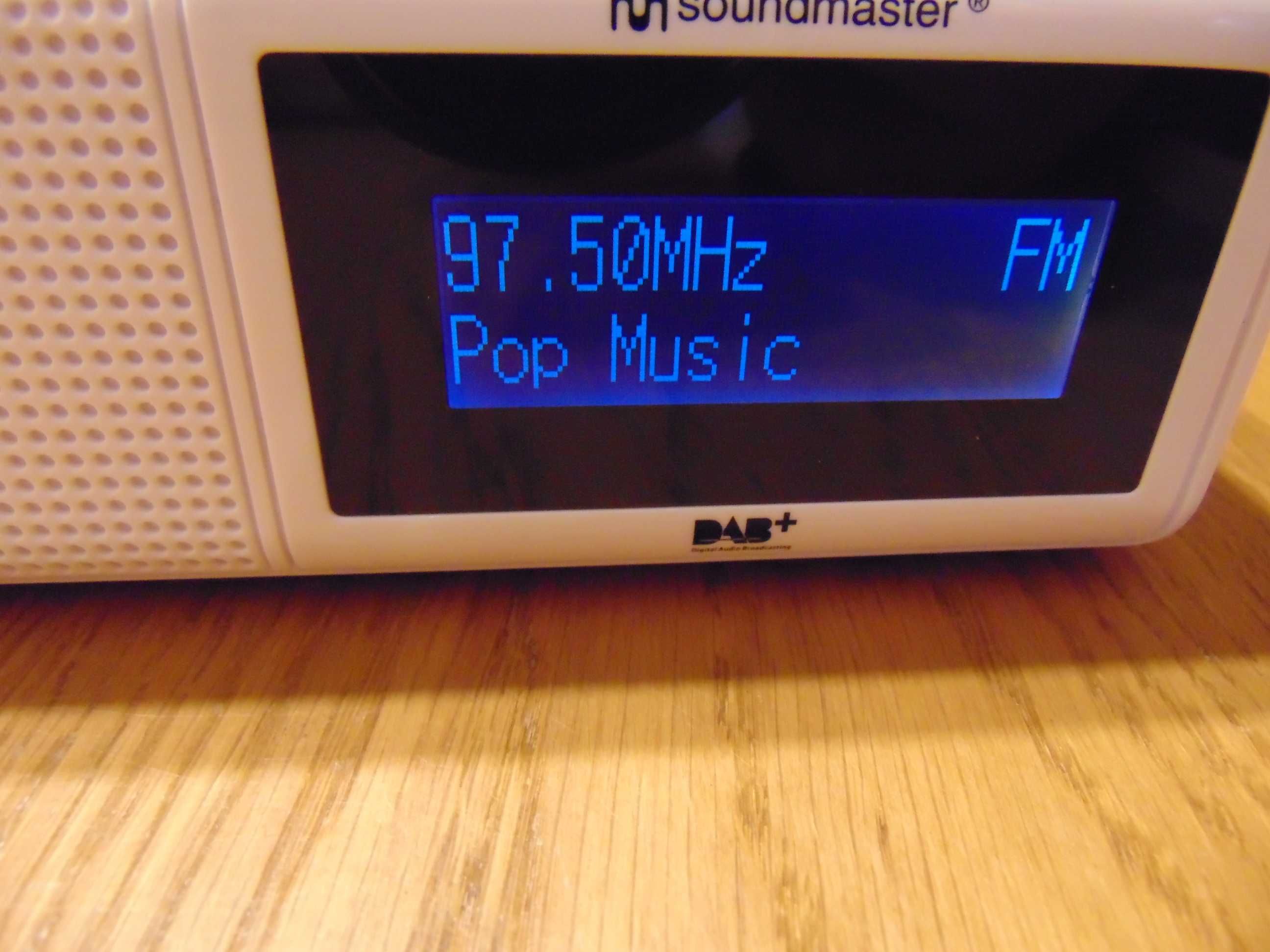 Radio budzik Soundmaster UR8350WE DAB+ / FM