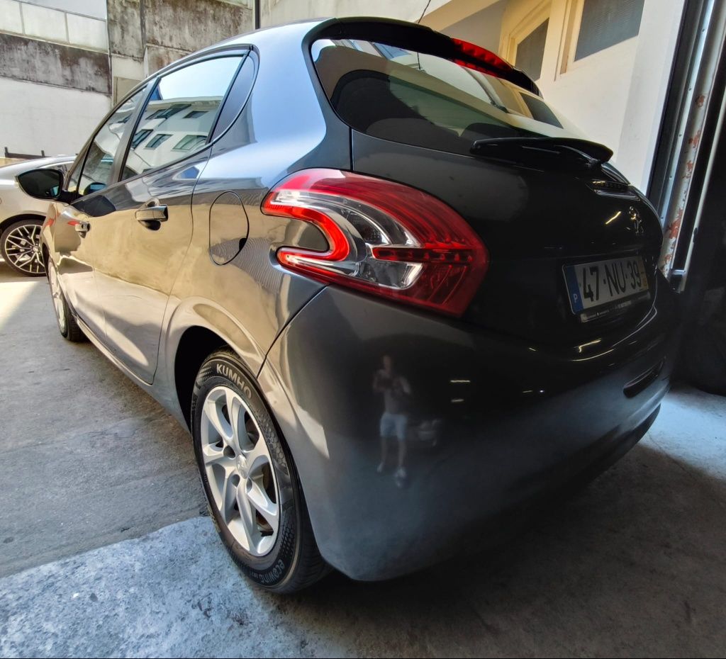 Peugeot 208 1.2Vti 2013 apenas 130 mil kms