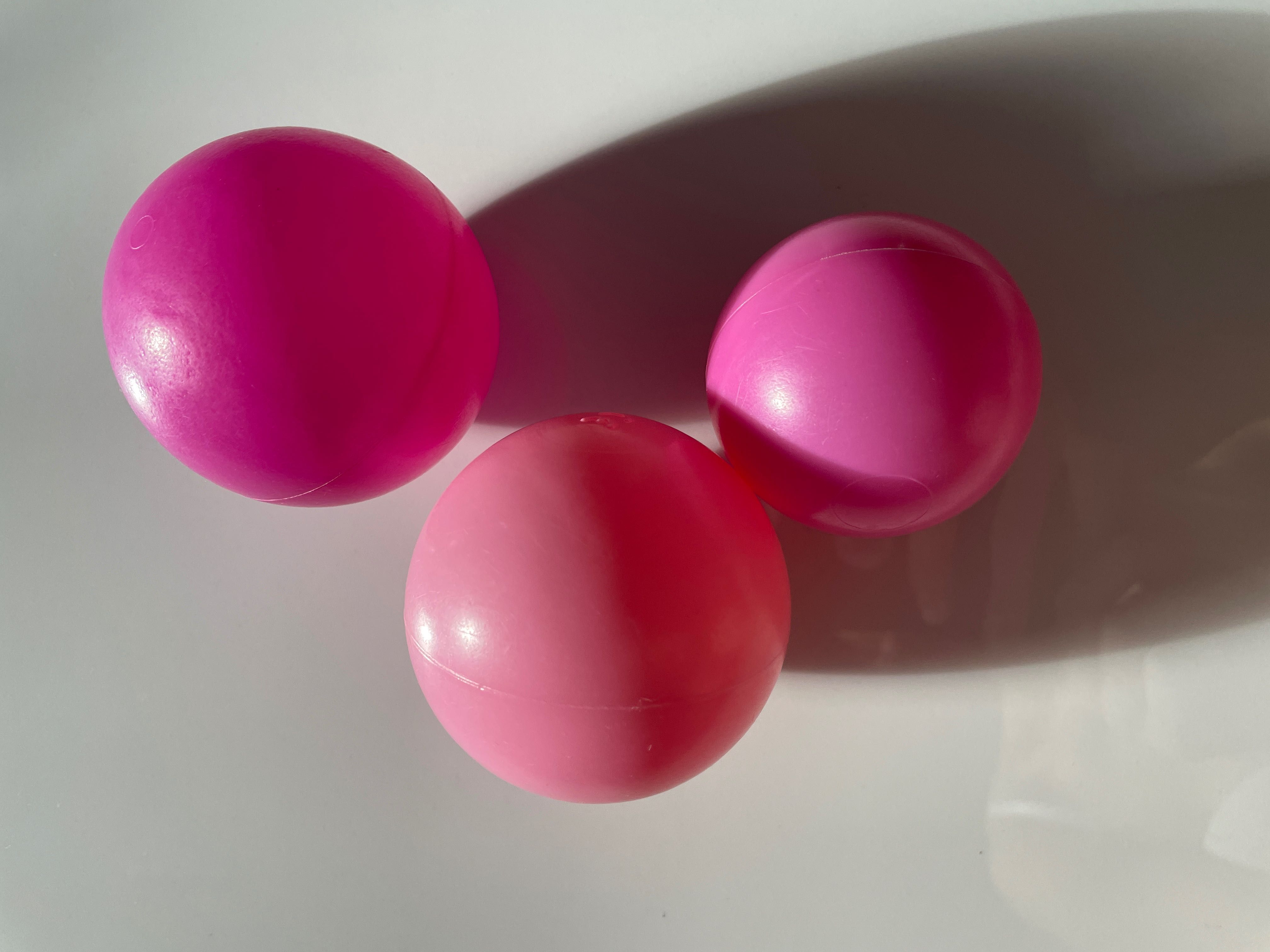 Różowe piłki do suchego basenu piłeczki plastikowe prawie 100 szt