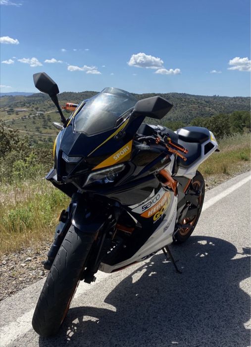 Goes 125 GP edição limitada.