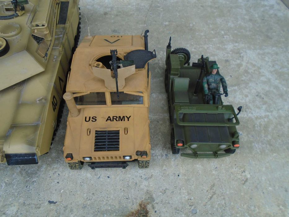Czołg Abrams M1A2 Humvee HMMWV Jeep Armia Diorama Figurki  1:18 Modele