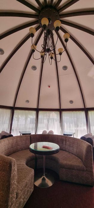 Продаються комерційні приміщення.