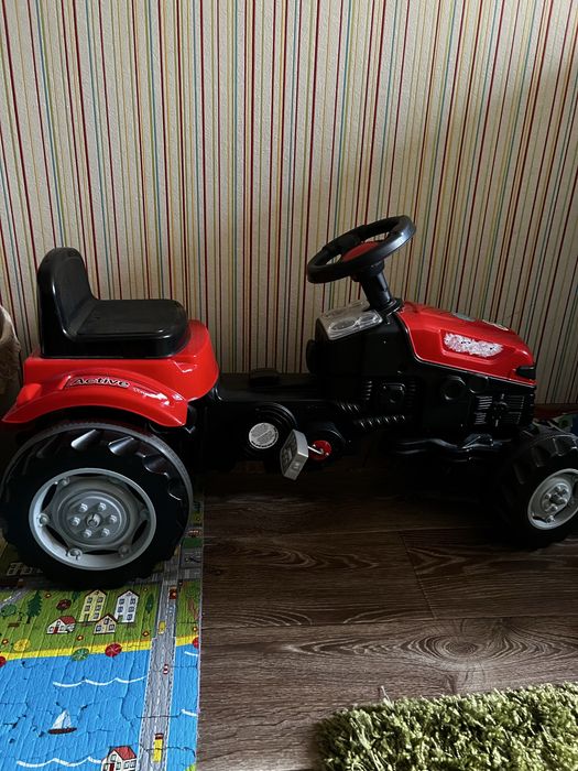 Трактор на педалях