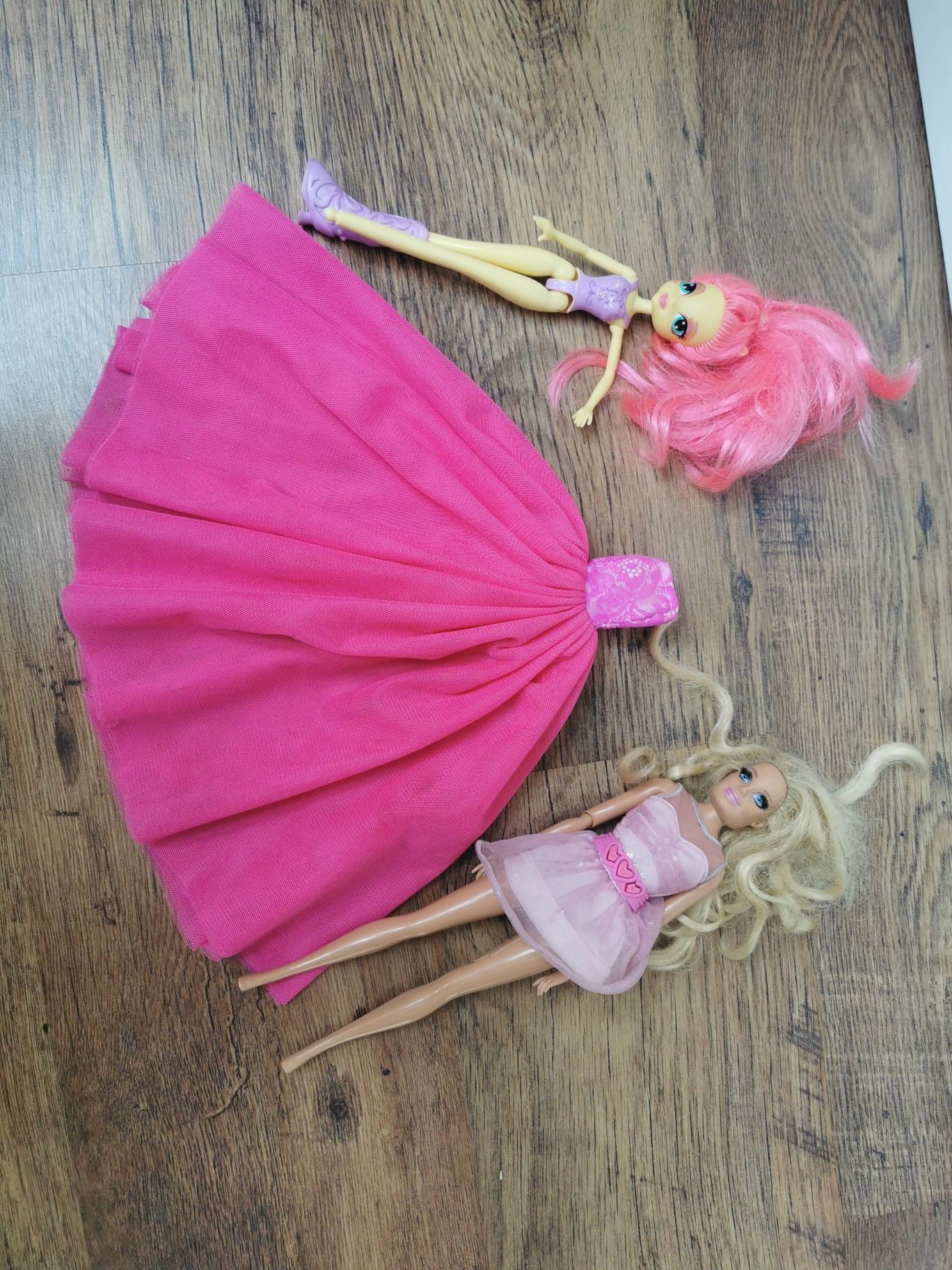 Auta Barbie, myjnia, lalki, akcesoria