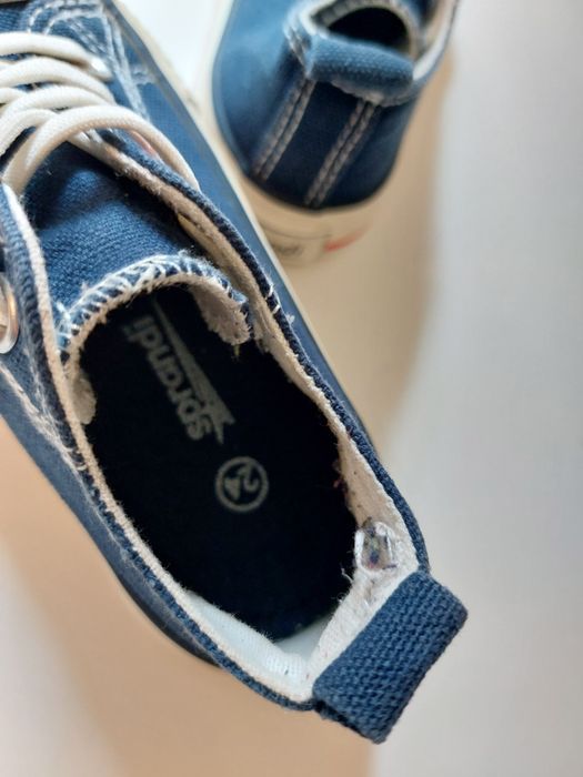 Trampki uniwersalne, rozmiar 24