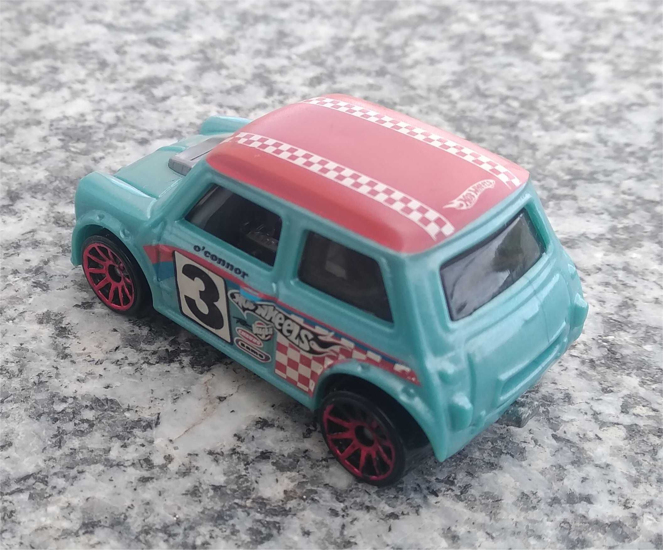Hot Wheels - Morris Mini (2011)