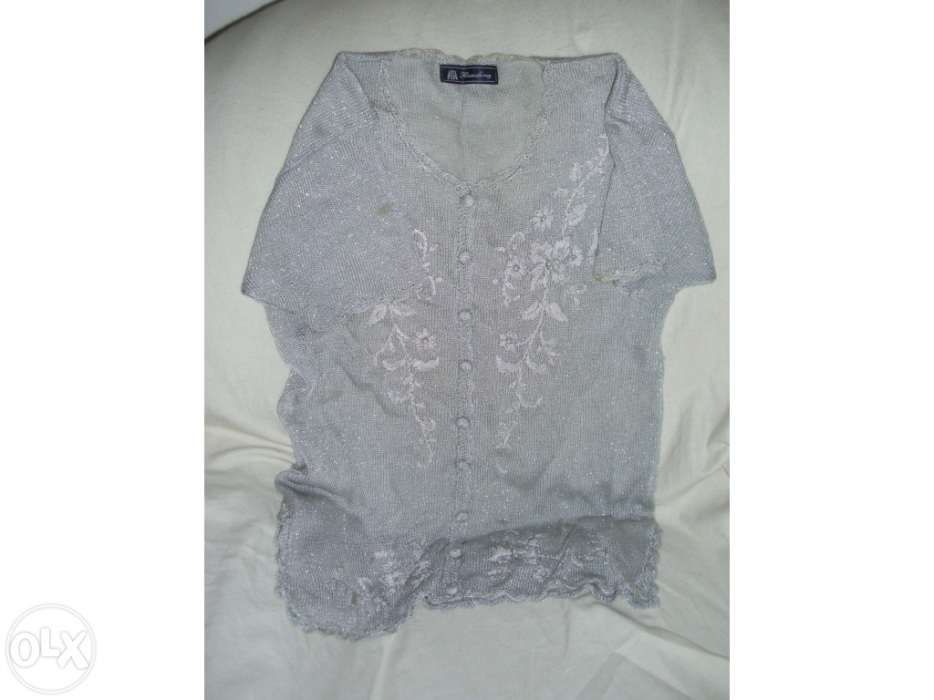 Blusa Cinza Senhora bordada