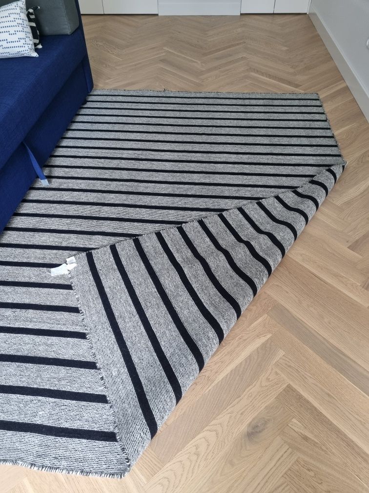 Wełniany dywan w paski