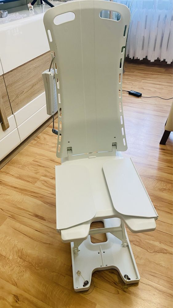 Krzesło/Podnośnik elektryczny do wanny dla inwalidy