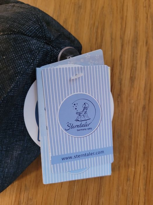 Nowa dziecięca  czapka UV z daszkiem