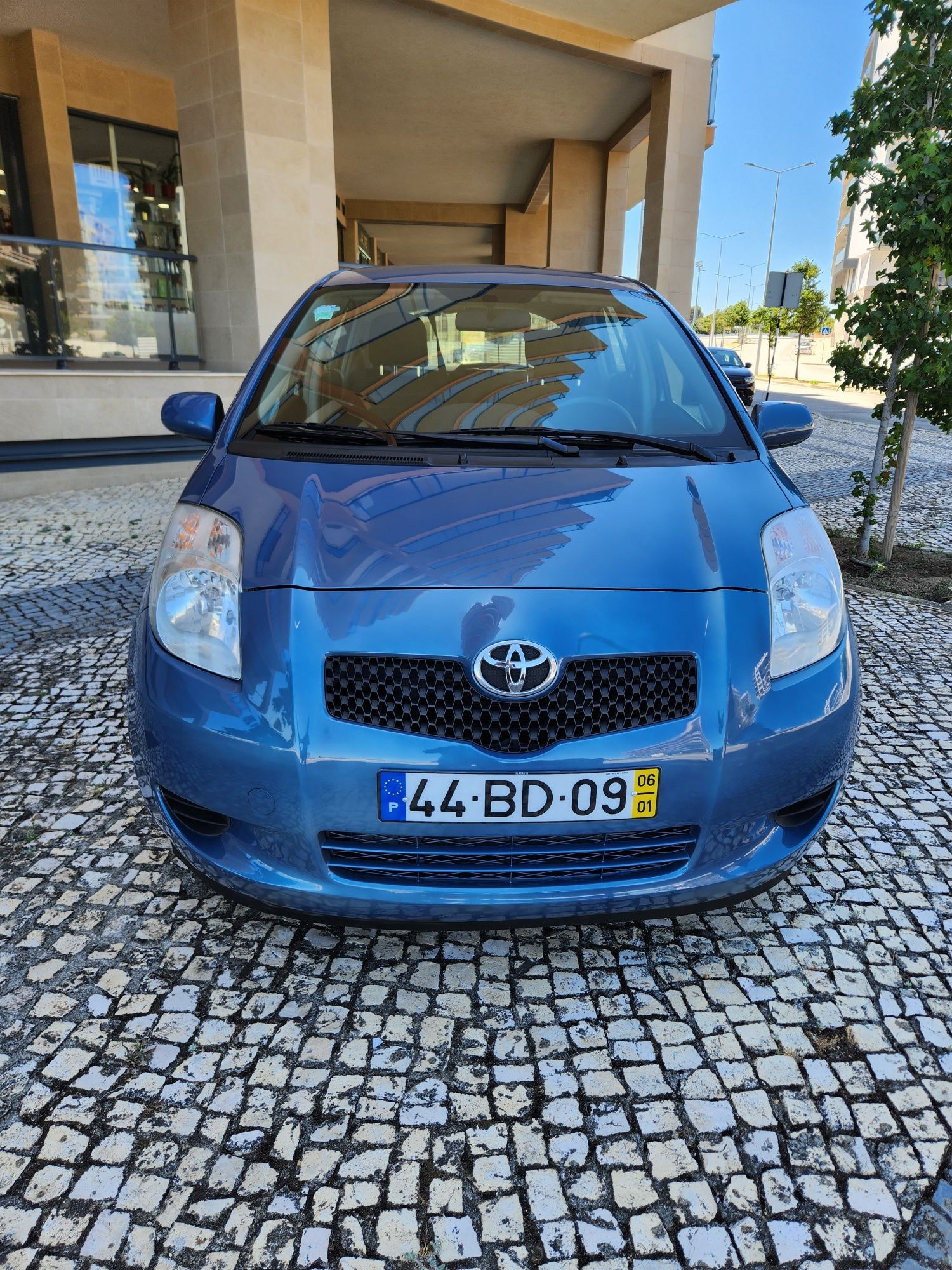 Toyota Yaris só 96000km 1 dono motor 1.0 vvti impecável aceito retoma