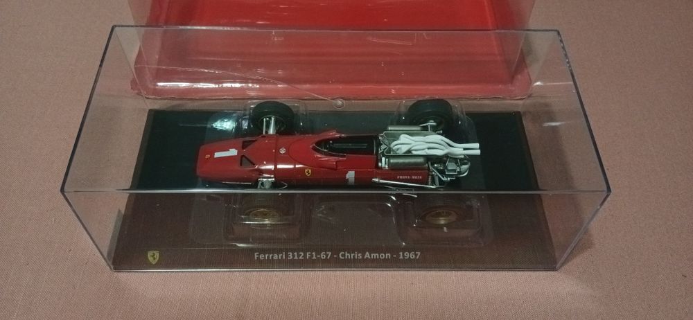 Miniatura de Ferrari 312 F1/67 de 1967 Premium Collectibles 1:24