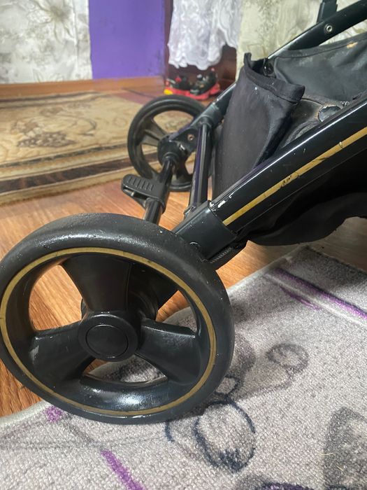 Коляска Danke Prime з коронами