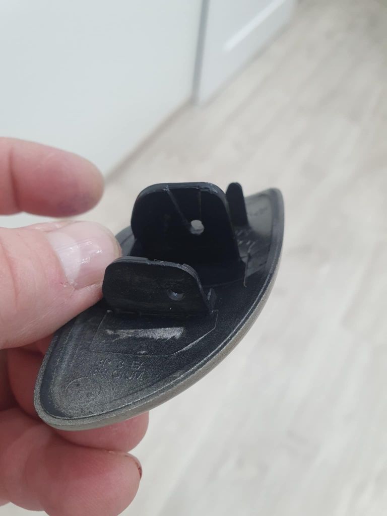 zaślepka spryskiwacza lampy lewej volvo S80II NR 306.554.58