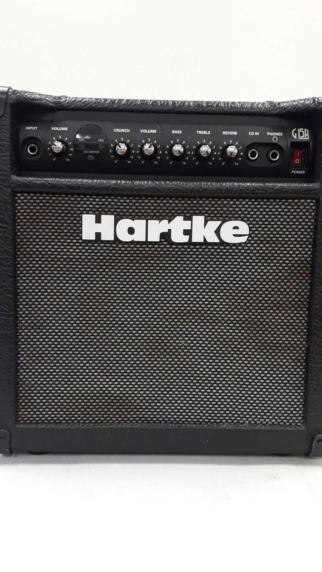 Piec gitarowy Hartke z reverbem i footswitch.