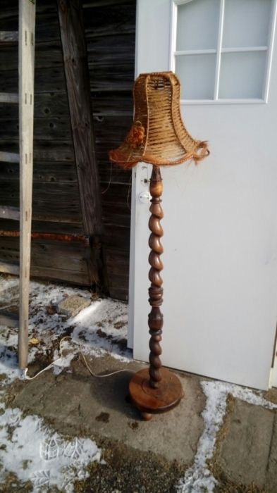 Lampa podlogowa nocna