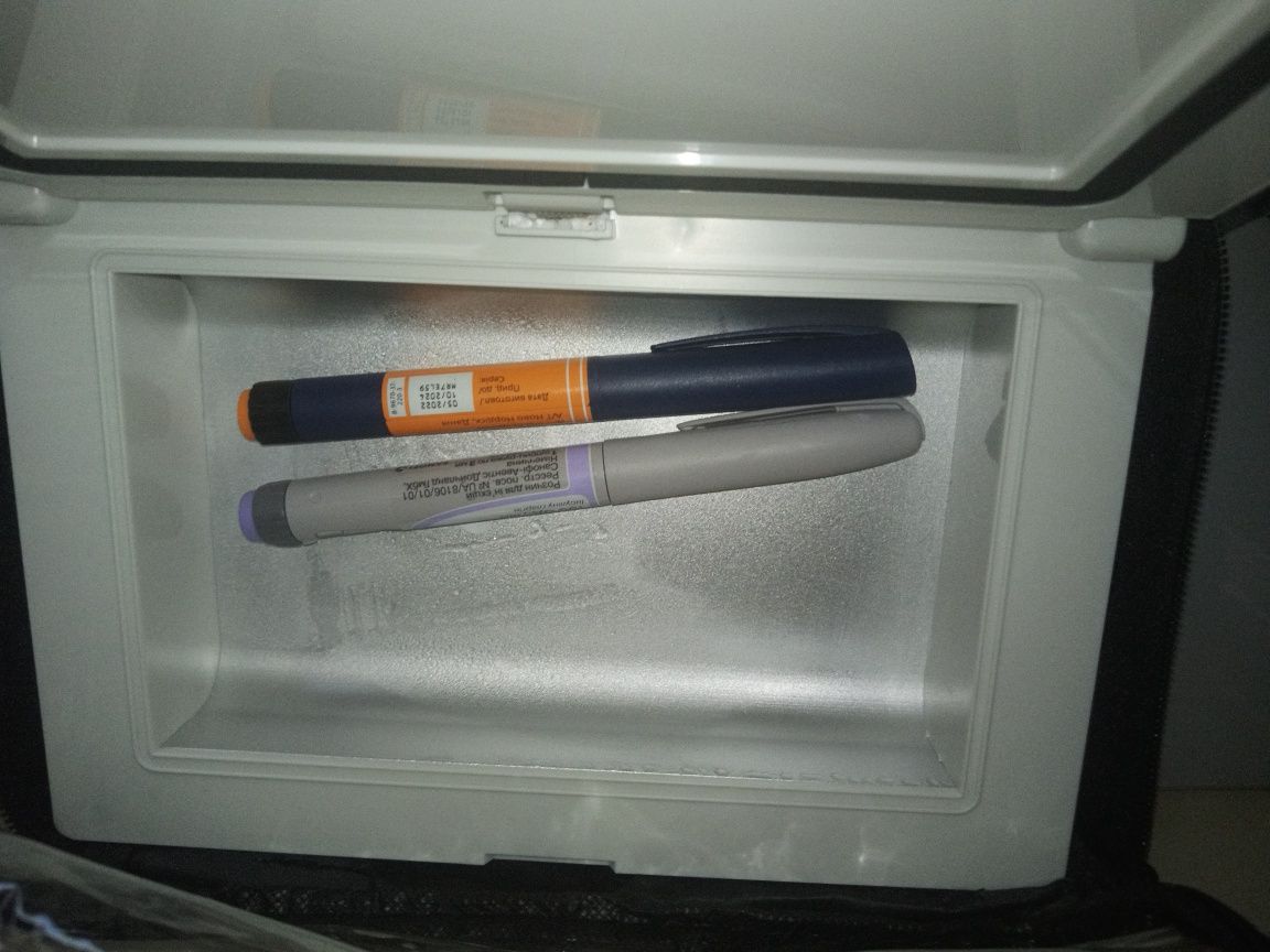 Мини холодильник для хранения инсулина