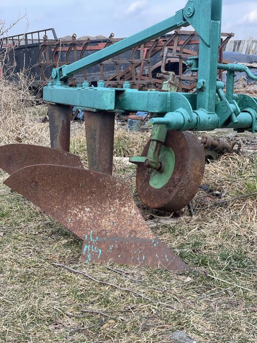 Продам плуга до трактора 2х корпусний