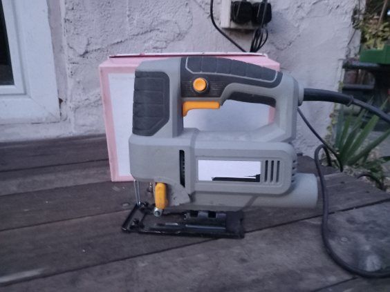 Wyrzynarka Titan TTB867JSW 600W