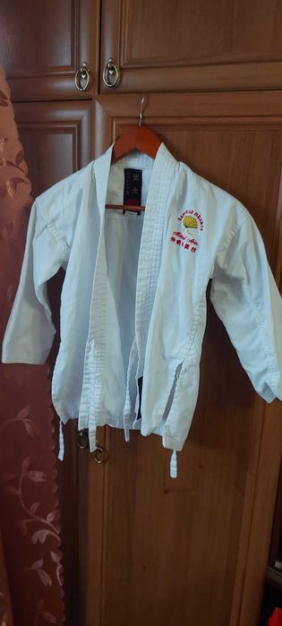 Кімоно для дзюдо,карате,теквандо,джиуджитсу,айкідо.на рост 130 см.