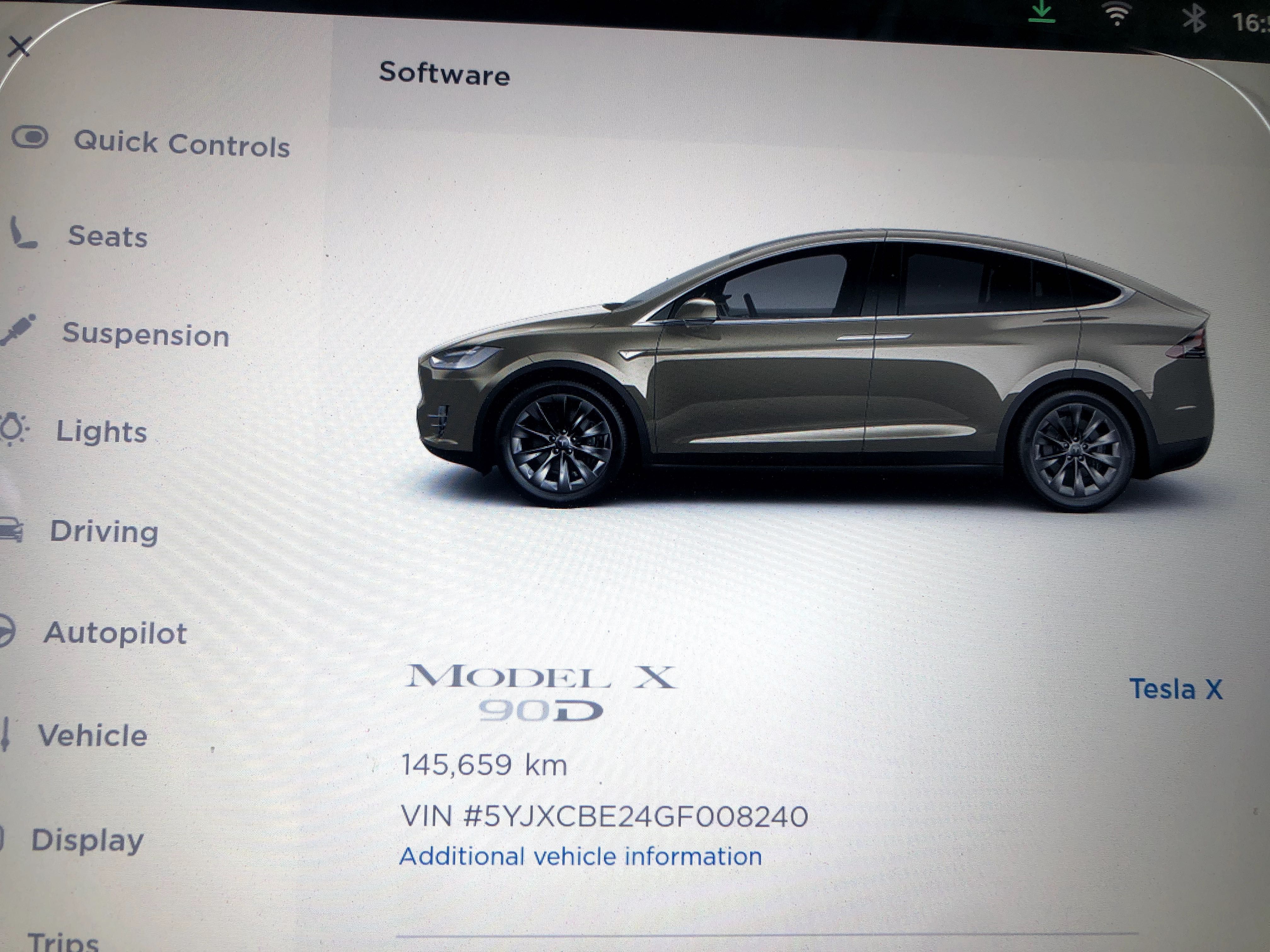 Tesla Model X 90D