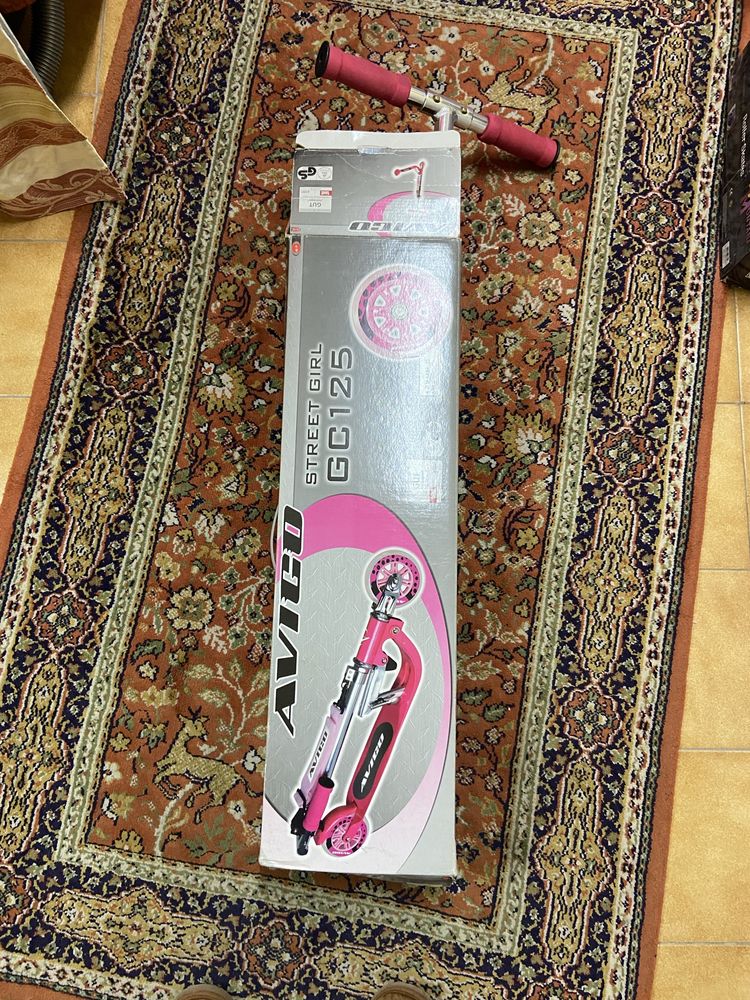 Trotinete Avigo cor de rosa