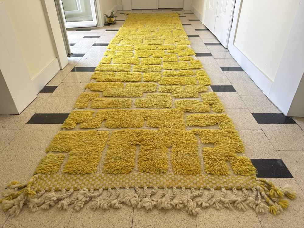 Tapete passadeira amarelo Beni Ourain Marrocos comprido (4 m x 0.85 m)