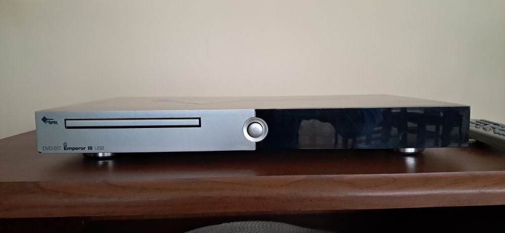 Manta Emperor III + Filmy DVD Gratis!