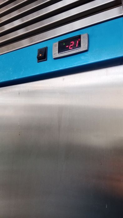 Szafa mroźnicza zamrażarka lodówka gastronomiczna