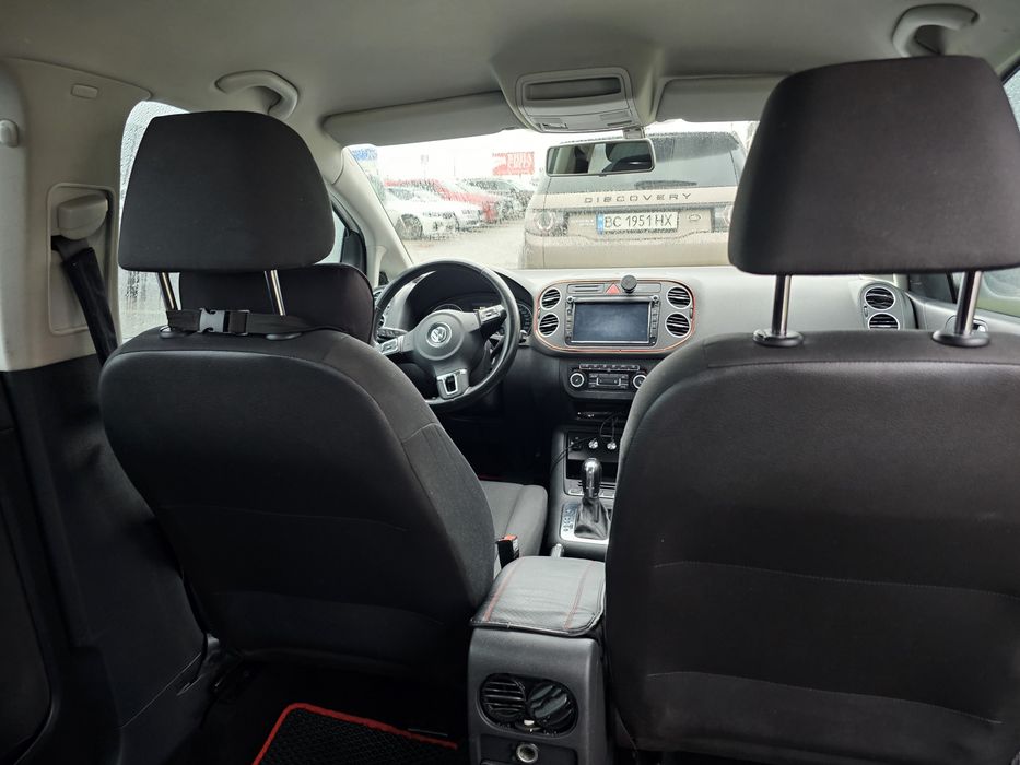 Volkswagen Golf Plus 2011 сімейний автомобіль на автоматичніц короб