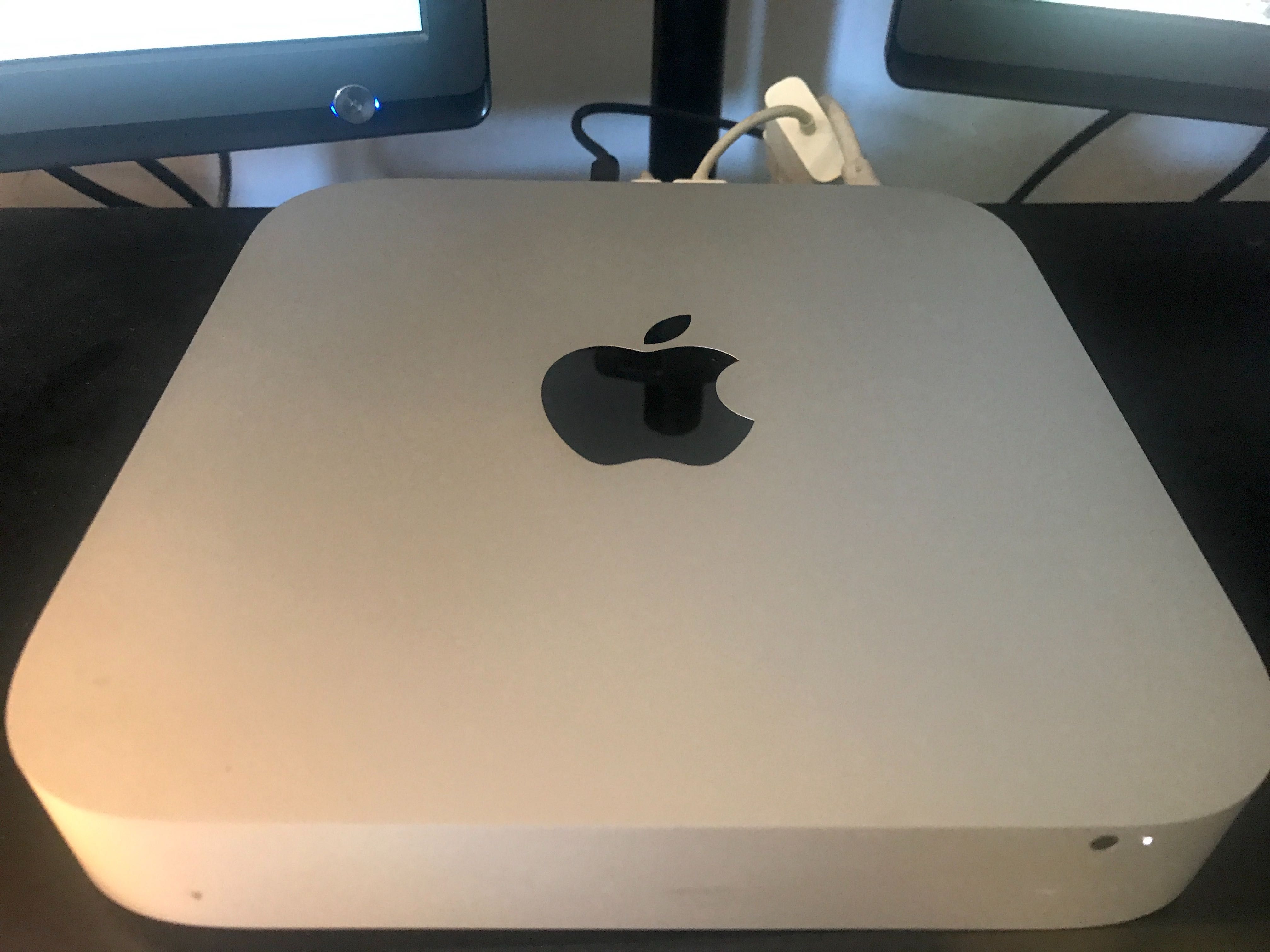 Mac mini mid-2011 Core i5 com upgrades: 16 Gb RAM, SSD 500 Gb