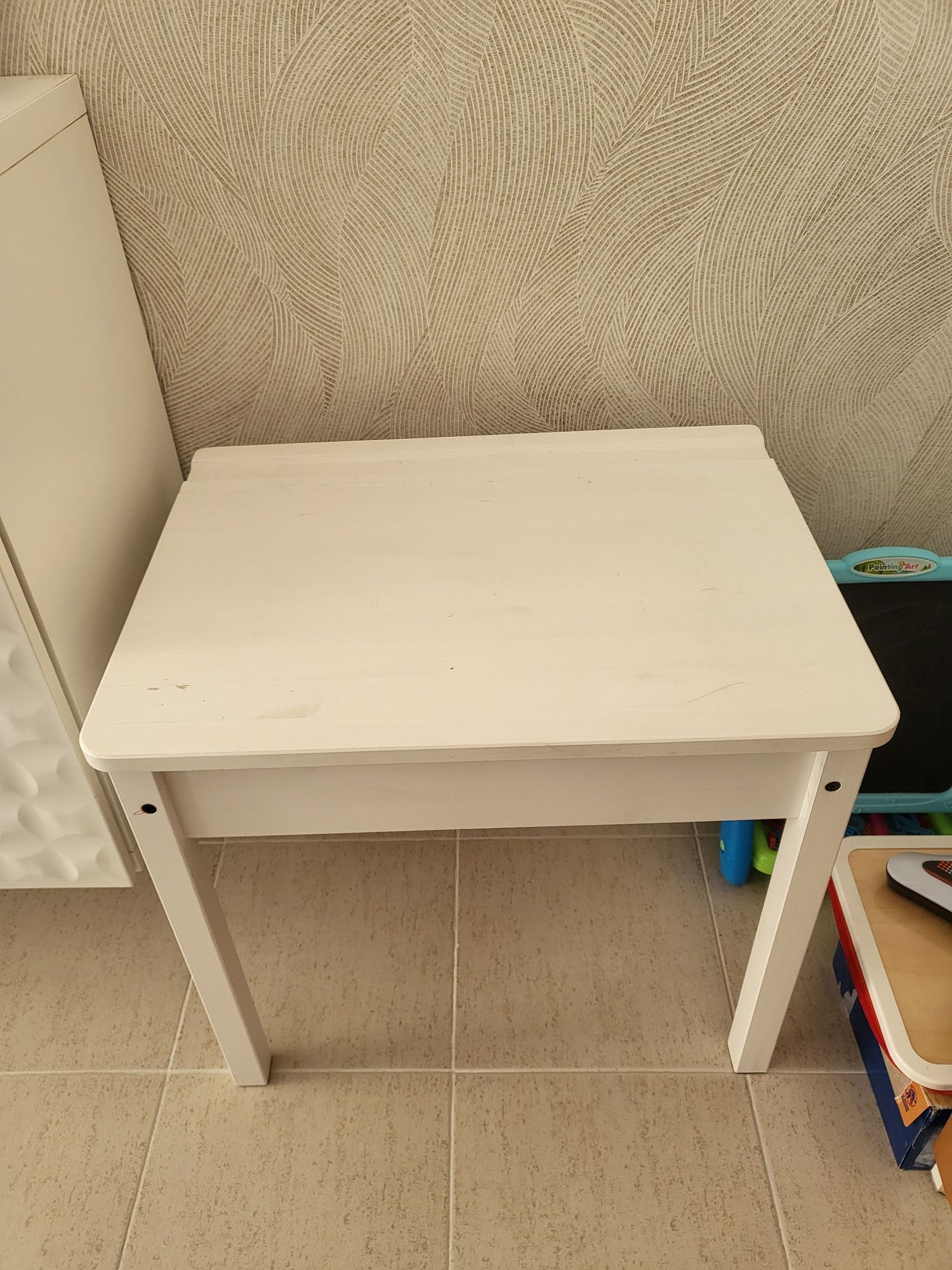 Mesa criança IKEA