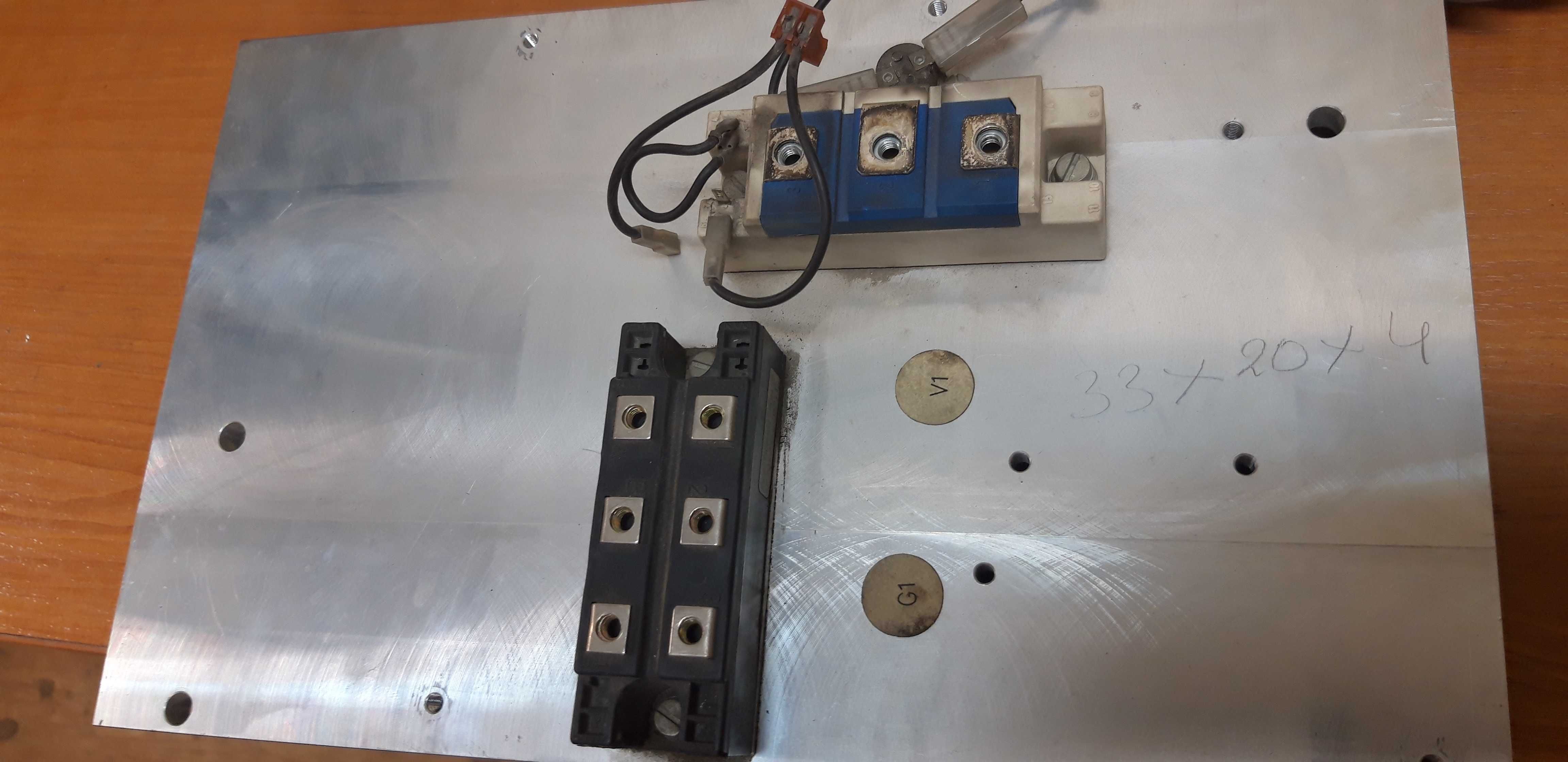 Radiator z diodami prostowniczymi