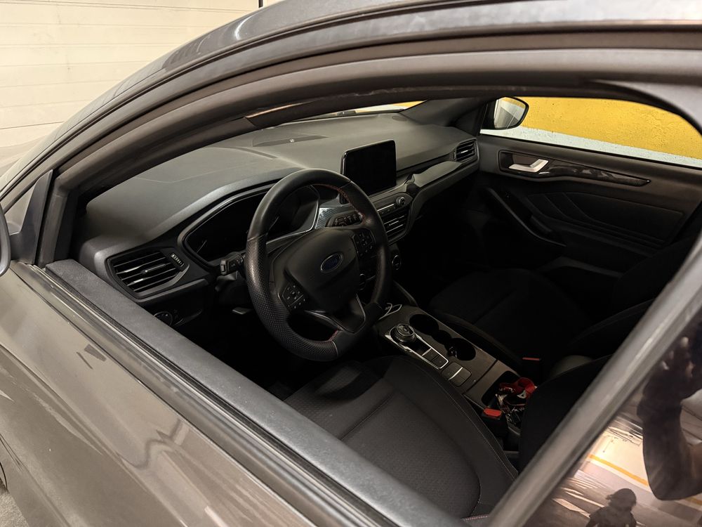 Ford Focus ST Line 1.0 Evoboost 125CV caixa automática
