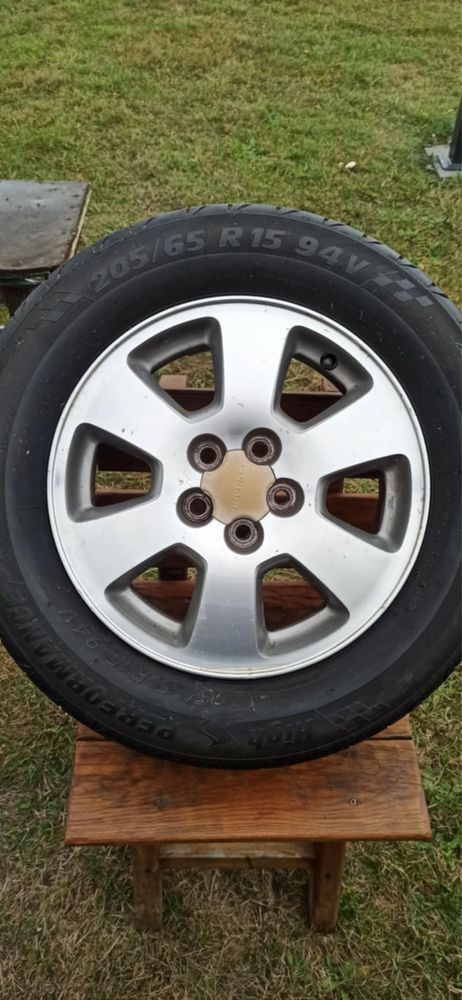 Sprzedam komplet letnich opon 15”