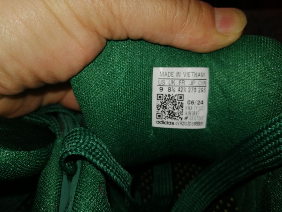 Adidas 42,5 (novo)
